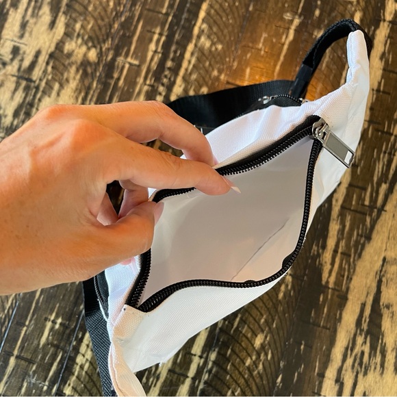 NIKE 🌟 BRAHAUS - White Fanny Pack Cross Body Bag - OS - Picture 13 of 13